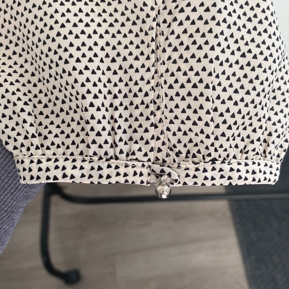 Medium length sleeve blouse, black and beige - Picture 3 of 5